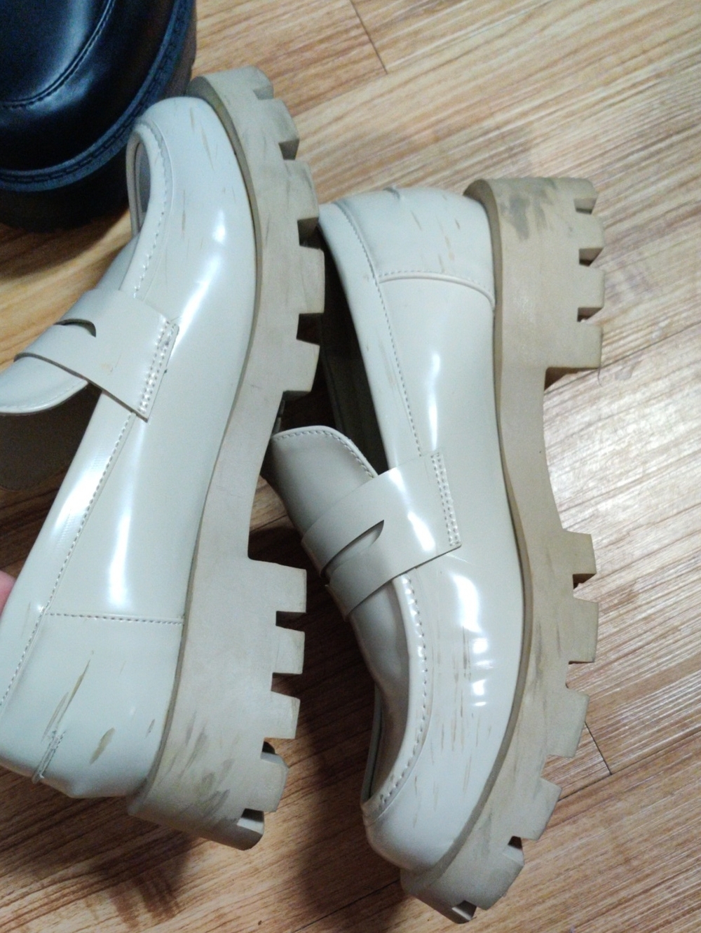 Madden Platform Chunky Heels Size 7.5 Kasper Black White Faux Leather Grunge Y2k - Picture 5 of 7